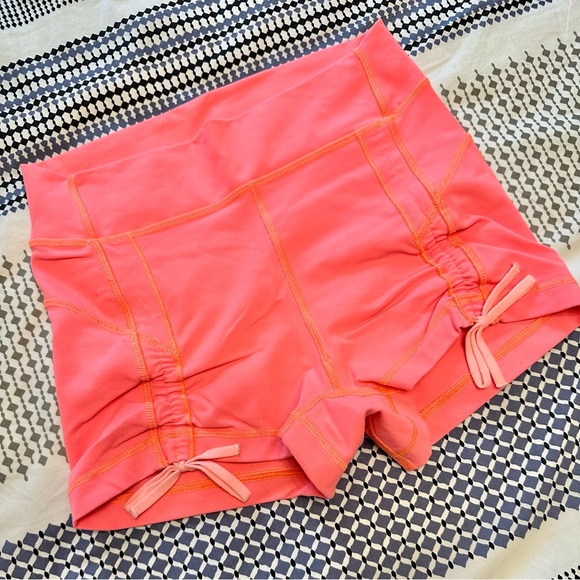 Lululemon Liberty Short - Picture 6 of 15